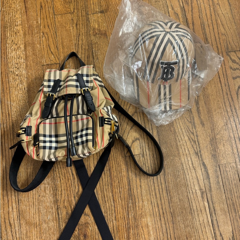 Burberry Beige and Black Striped Cap - Picture 3 of 3
